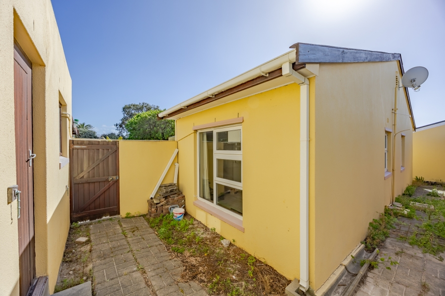 2 Bedroom Property for Sale in Lakeside Western Cape